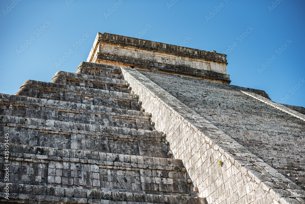 Chichen Itza Mayan ruins in Mexico near Cancun Pyramid Chichen Itza Mayan ruins in Mexico near Cancun Pyramid