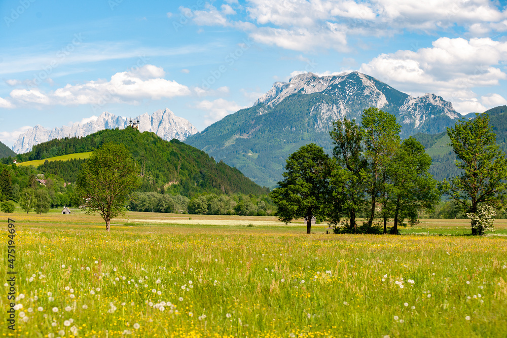 Frauenberg Wallfahrtskirche im Ennstal mit dem Geäuse im Hintergrund, Austria, Österreich, Steiermark