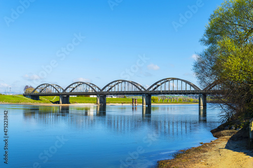 Obraz na płótnie Balclutha Road Bridge or The Clutha Bridge, viewed from downstream, Balclutha South Island New Zealand w salonie