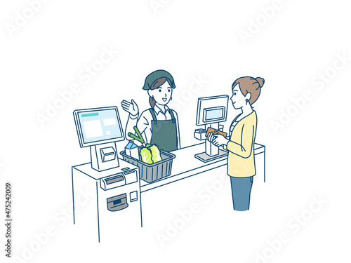 スーパーで買い物をする女性　会計　精算　セルフレジ　女性店員