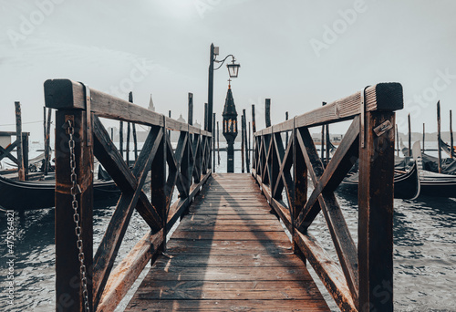 Wallpaper Mural Street-water lamps Torontodigital.ca