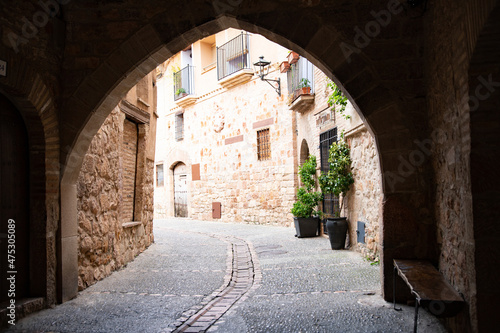Fototapeta Naklejka Na Ścianę i Meble -  Old streets of Alquezar, Spain