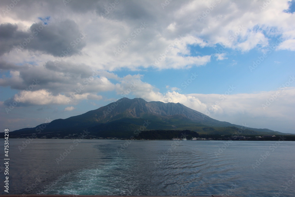 錦江湾から見た桜島