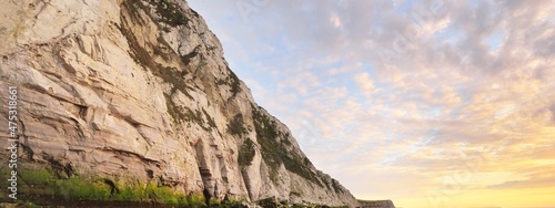 Obraz na plátně White chalk cliff of Cap Blanc Nez on the coast of France at the Strait of Dover (Pas de Calais) during sunset