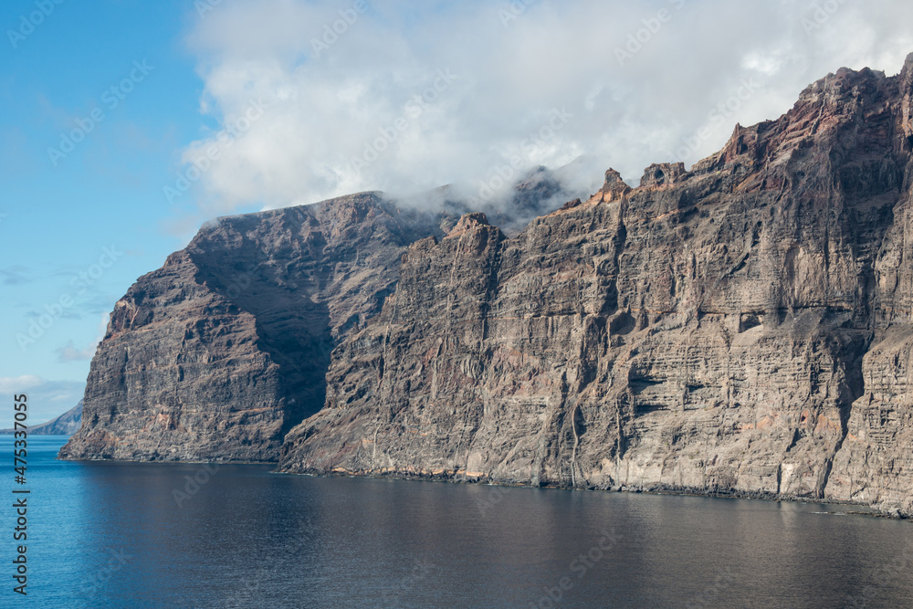 Acantilado de los Gigantes en la costa de Tenerife, Canarias Acantilado de los Gigantes en la costa de Tenerife, Canarias