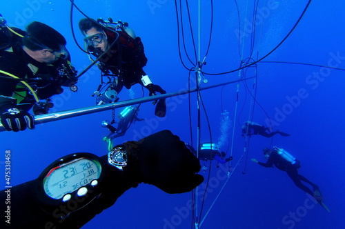 Scuba decompression bar and wrist computer.
