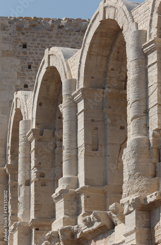 Frankreich, Provence, Bouches-du-Rhone, Arles, Römisches Amphitheater photo