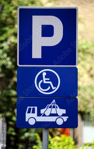 vehicle removal service in case of taking the disabled parking space sign
