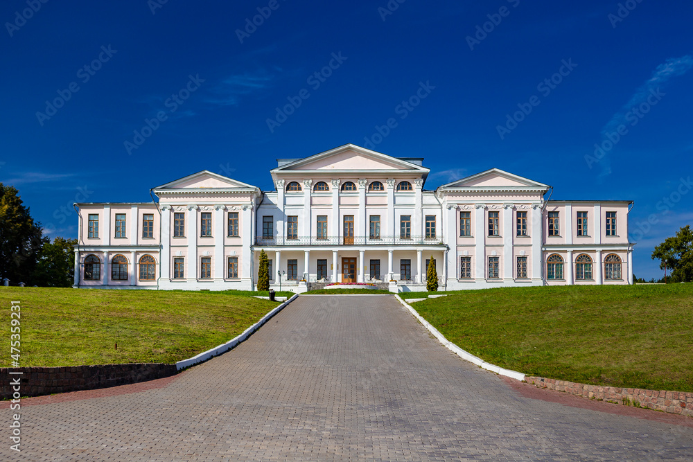 Fototapeta premium Dubrovitsy estate. Russia