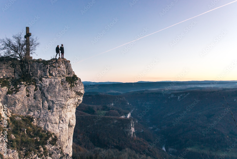 Obraz premium Belvédère de la Roche de Hautepierre au dessus de la vallée de la Loue dans le Doubs 