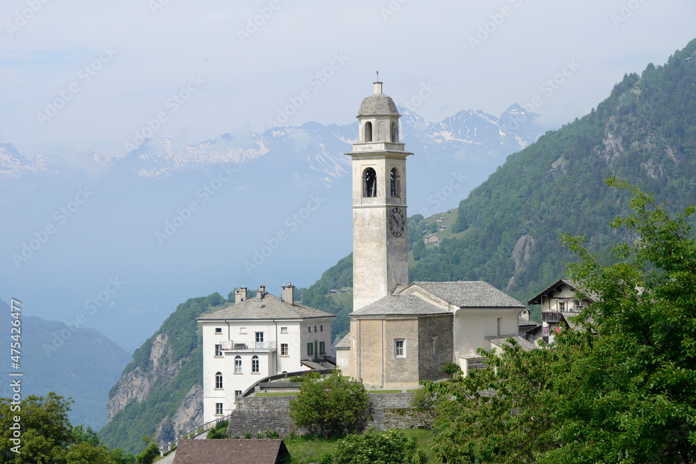un village dans le Val Bregaglia - Alpes Suisse