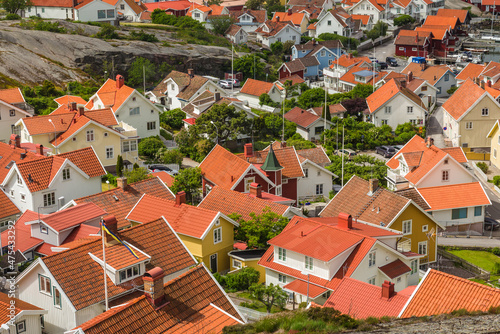 Sweden, Bohuslan, Fjallbacka, elevated town view from the Vetteberget cliff