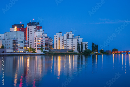 Cuadro en lienzo Sweden, Vastmanland, Vasteras, new residential buildings of the Munkangen harbor
