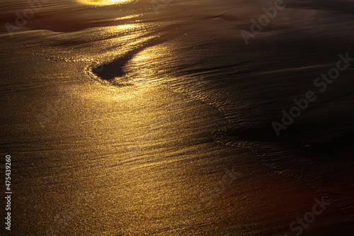 Slika na platnu Beach tide line at sunset