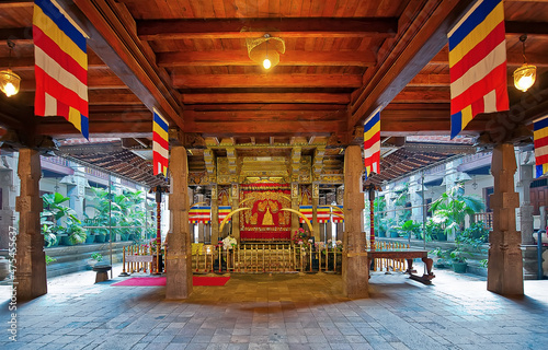 Wallpaper Mural The interior of Temple of the Tooth (Sri Dalada Maligawa) in Kandy, Sri Lanka Torontodigital.ca