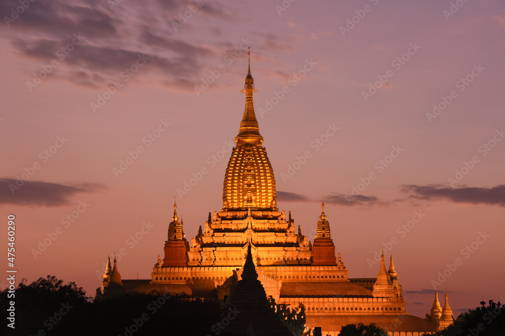 Fototapeta premium The Ananda Temple, located in Bagan, Myanmar is a Buddhist temple built in 1105 AD during the reign of King Kyanzittha of the Pagan Dynasty