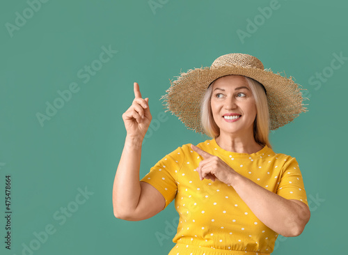 Smiling mature woman in str...