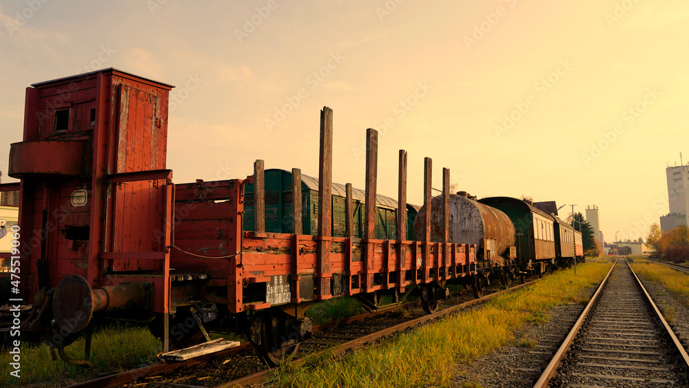 Obraz premium alter verlassener Bahnhof