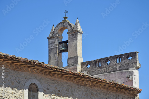 Sallèles-d'Aude, Languedoc, Occitanie. La chapelle Saint-Roch et son campanile. photo