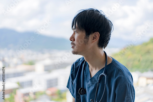 外の看護師の男性