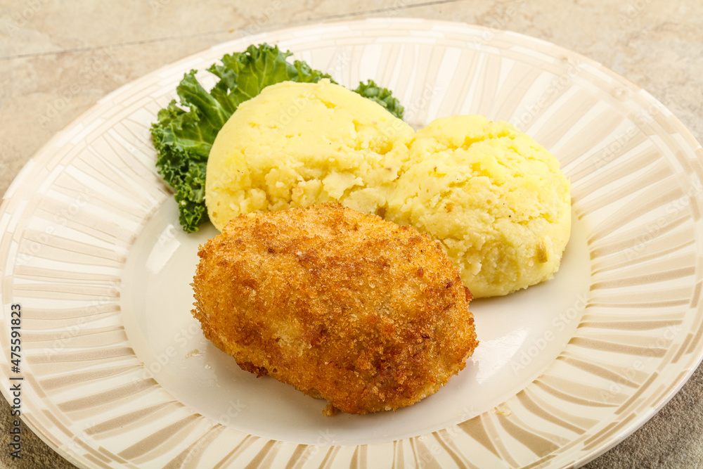Crispy chicken cutlet with mashed potato Crispy chicken cutlet with mashed potato