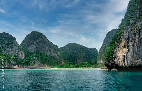 Day Trip to Ko Phi Phi in Thailand Southern Islands © Scottiebumich