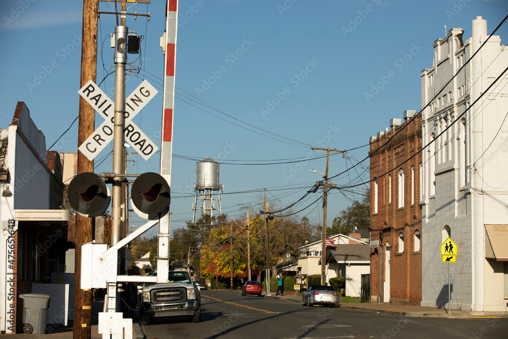 Late afternoon view of the historic downtown area of Wheatland, California, USA. - obrazy, fototapety, plakaty 