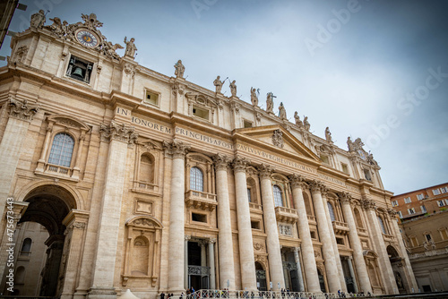 ciudad del Vaticano con la iglesia de San Pedro en Roma