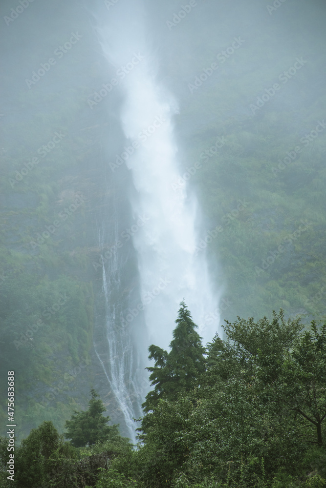 The Birthi Water Falls is located about 14 km from Tejam near Munsiyari in Pithoragarh district of Uttarakhand, India