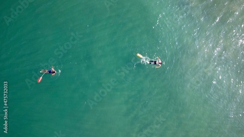 Nadadores en Playa Punta Sal
