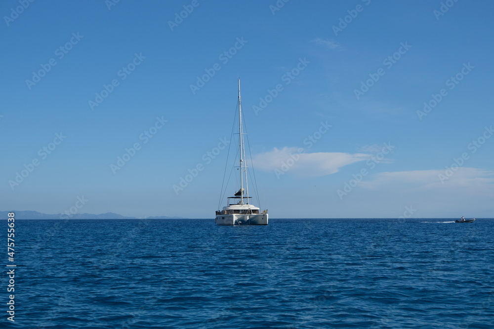 Küste Klippen Baunei Sardinien Bootsfahrt Boot Segelboot Küste Klippen Baunei Sardinien Bootsfahrt Boot Segelboot
