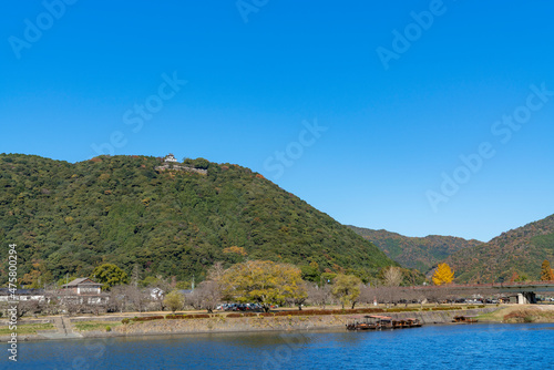 [山口県]晴天の錦帯橋と岩国城