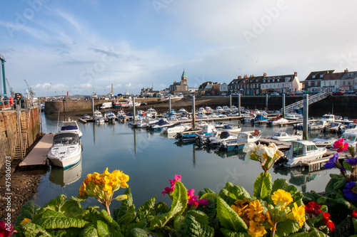 Cuadro en lienzo A summers day at St Sampson's Marina in Guernsey