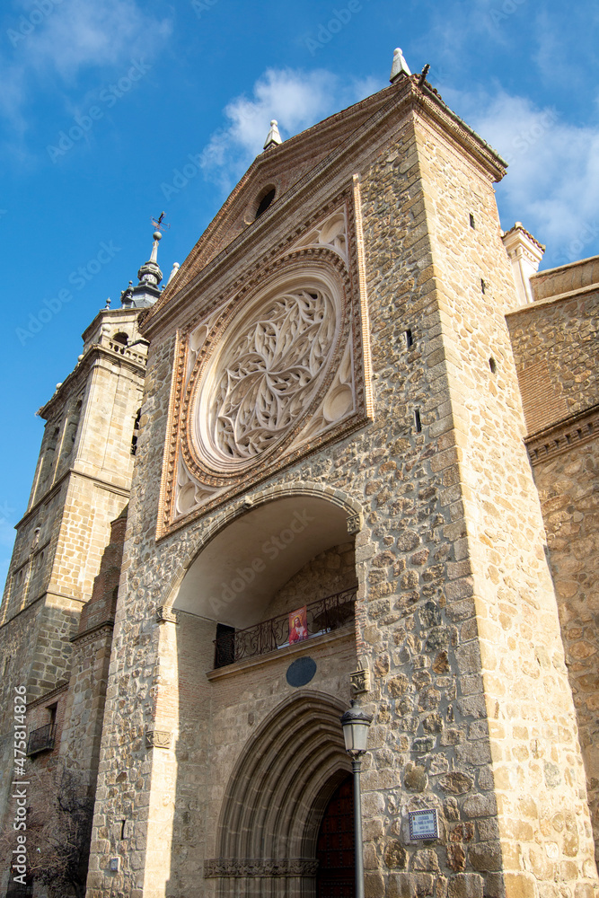 Fachada de la iglesia Santa María la Mayor en Talavera de la Reina, Toledo