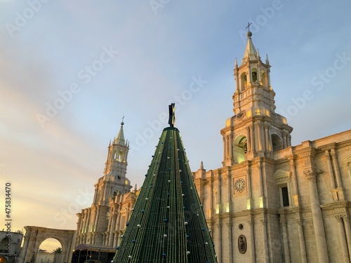 [Peru] Illuminated Cathedral and Christmas Tree in Plaza de Armas (Arequipa)