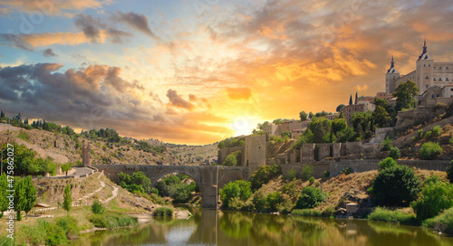 Foto Toledo spain medieval city castle fortified town
