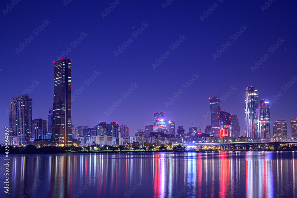 Fototapeta premium Cityscape night view of Yeouido, Seoul at sunset time