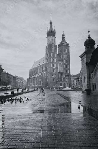 kościół mariacki w krakowie na rynku w krakowie