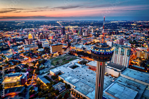 San Antonio Texas Skyline © Ryan Conine