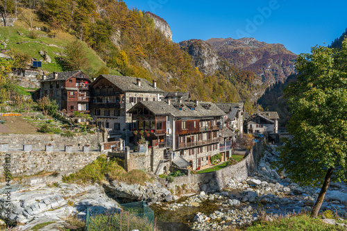 Schilderij op canvas The beautiful village of Rassa, during fall season, in Valsesia (Sesia Valley)