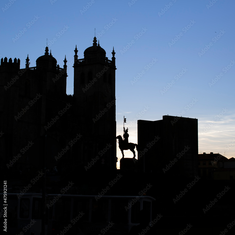 Obraz premium Silhouette of Porto Cathedral or Se do Porto, at dusk, Portugal.