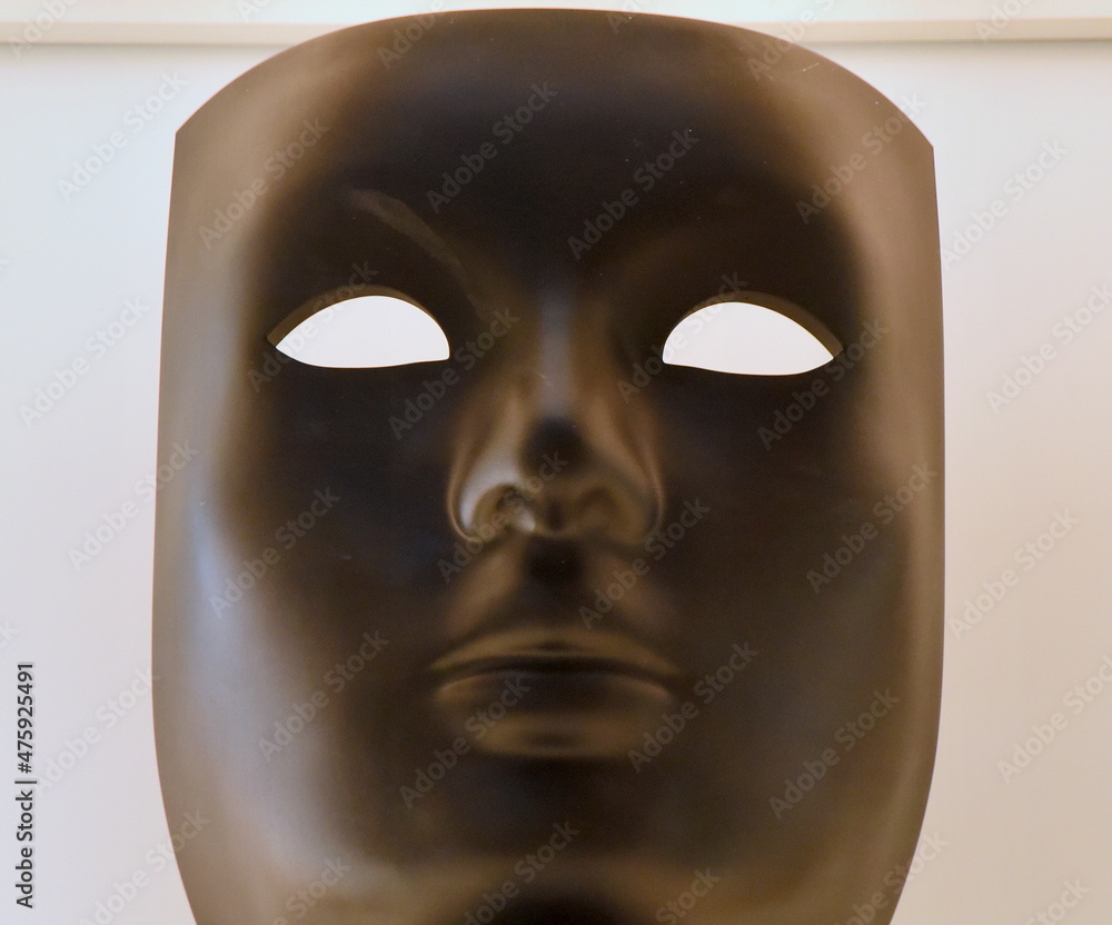 Schwarze Maske mit leeren Augen Schwarze Maske mit leeren Augen