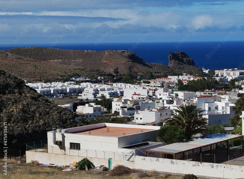 Obraz premium Weißes Dorf Agaete auf Gran Canaria