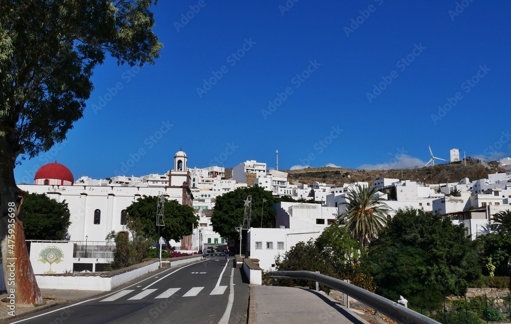 Weiße Häuser in Agaete auf Gran Canaria StockFoto Adobe Stock
