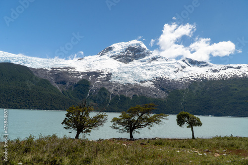 Parque nacional. Glaciar spegazzini photo