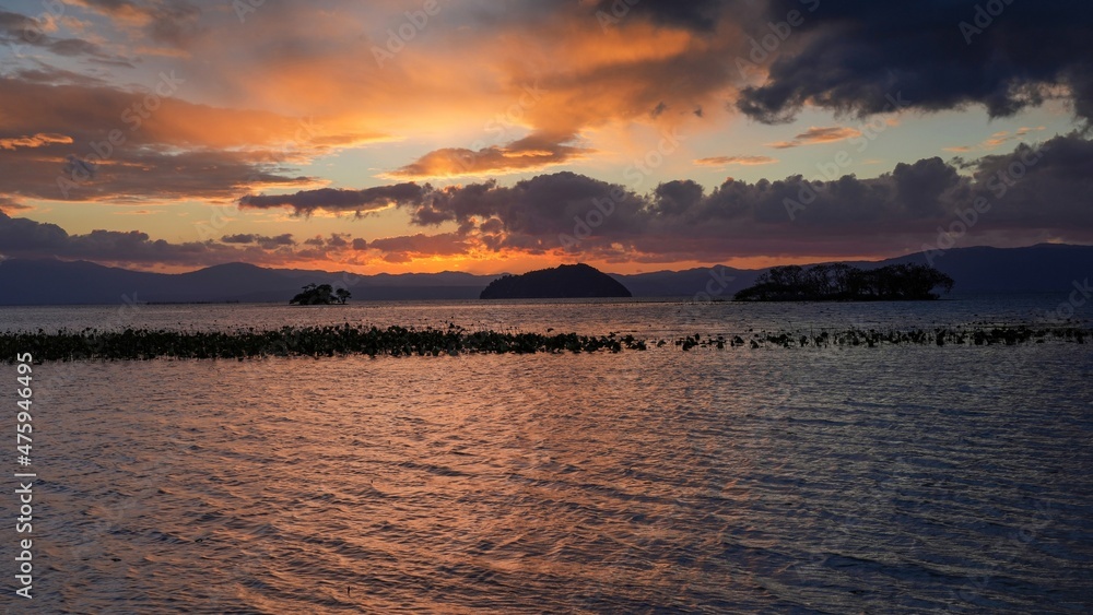 琵琶湖の日没後の幻想的な夕焼け情景＠滋賀