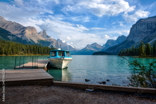 Spirit Island Boat Tours - Jasper, Alberta, Canada