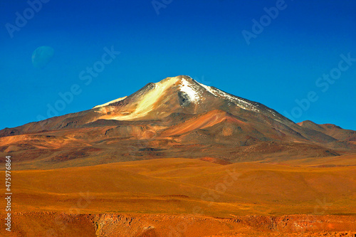 Paysage de montagne coloré, désert en altitude Sud Lipez