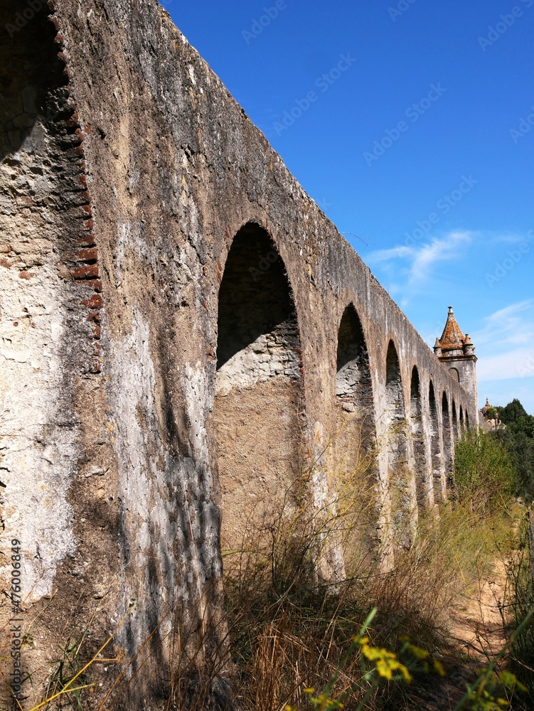 Aqueduc de l'Agua de Prata à Evora dans la région de l'Alentejo au Portugal