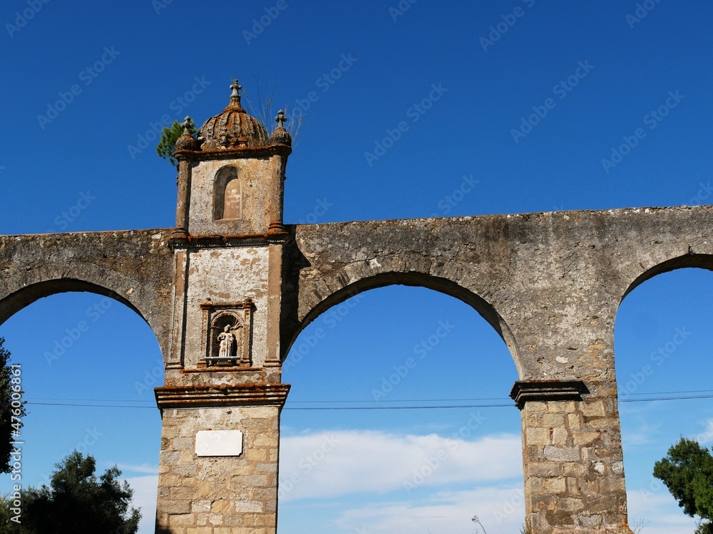 Aqueduc de l'Agua de Prata à Evora dans la région de l'Alentejo au Portugal